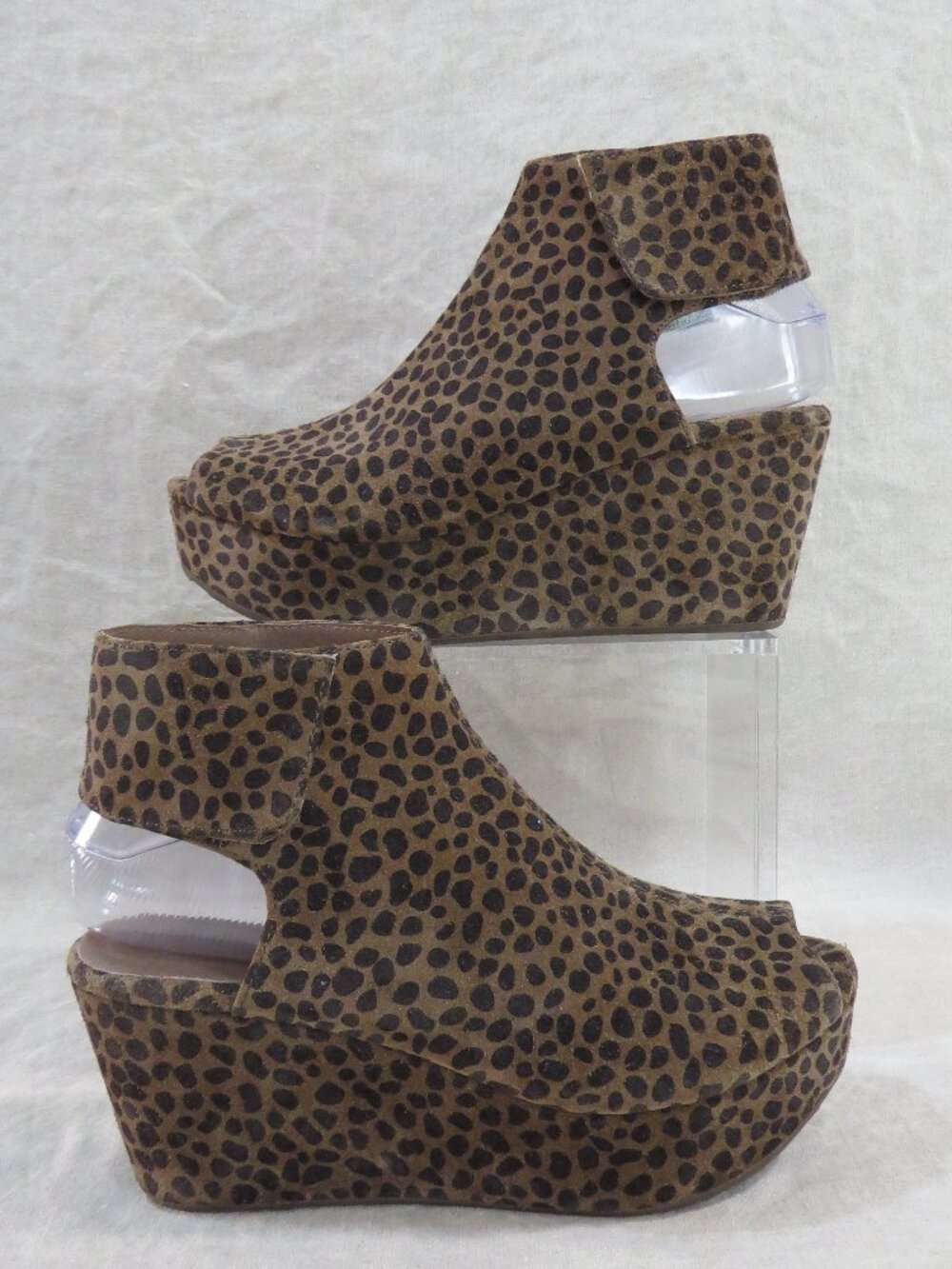 CHOCOLAT BLU 'White' Leather Leopard Print Peep Toe Shoes SIZE 6.5 brown